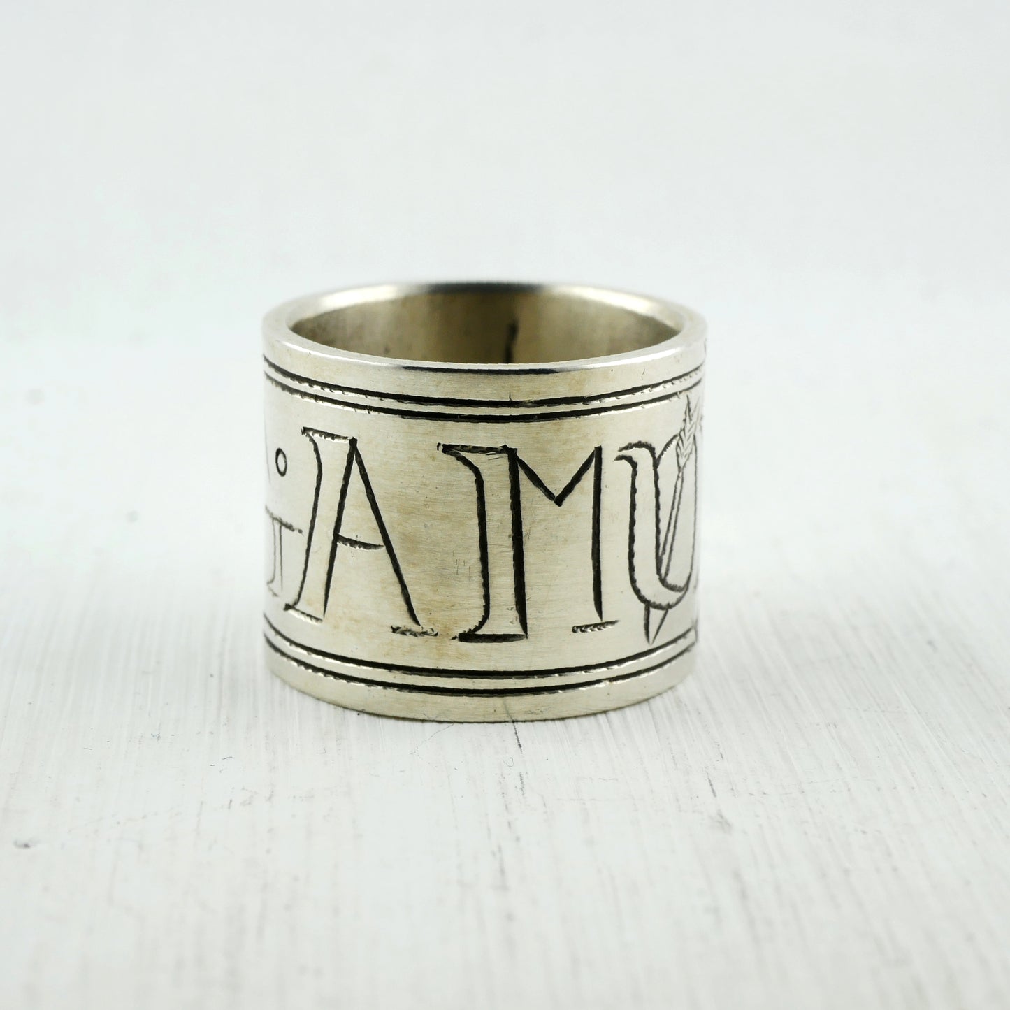 ANNEAU OMNIA VINCIT AMOR - Argent & Grenat