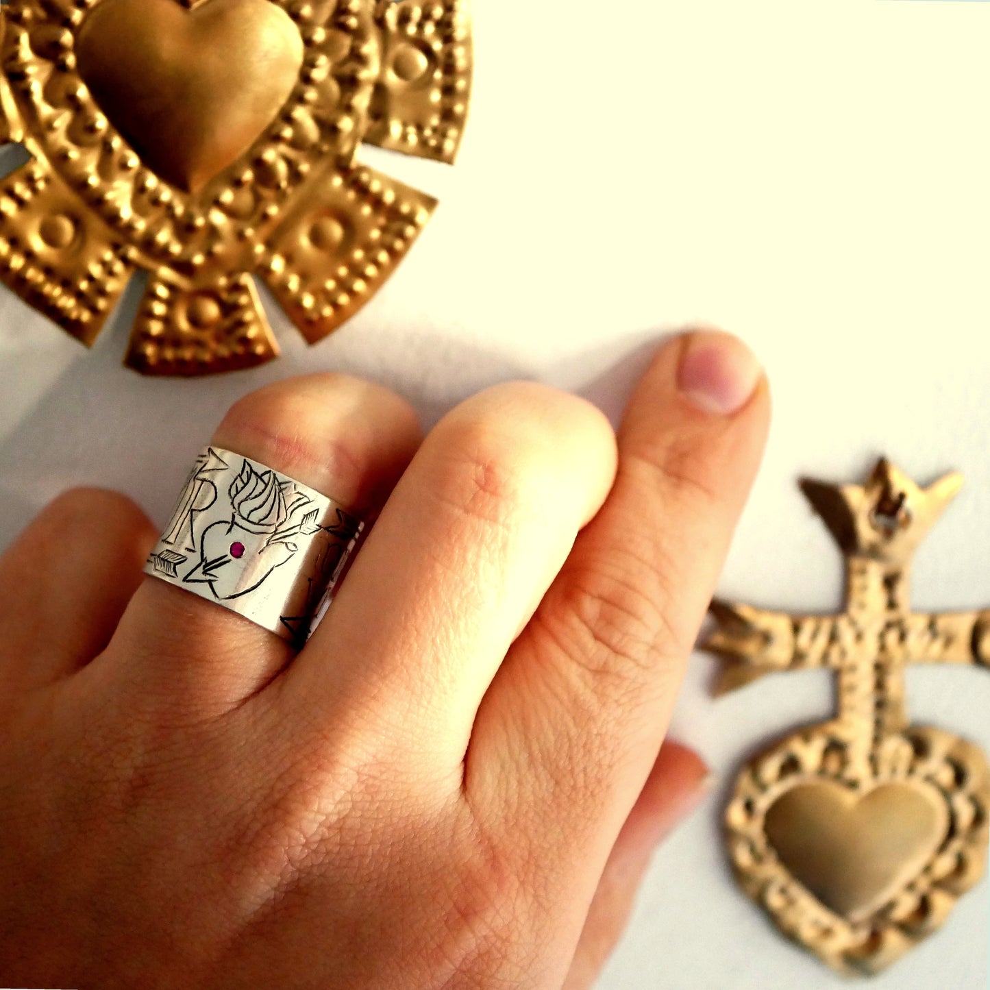 ANNEAU OMNIA VINCIT AMOR - Argent & Grenat