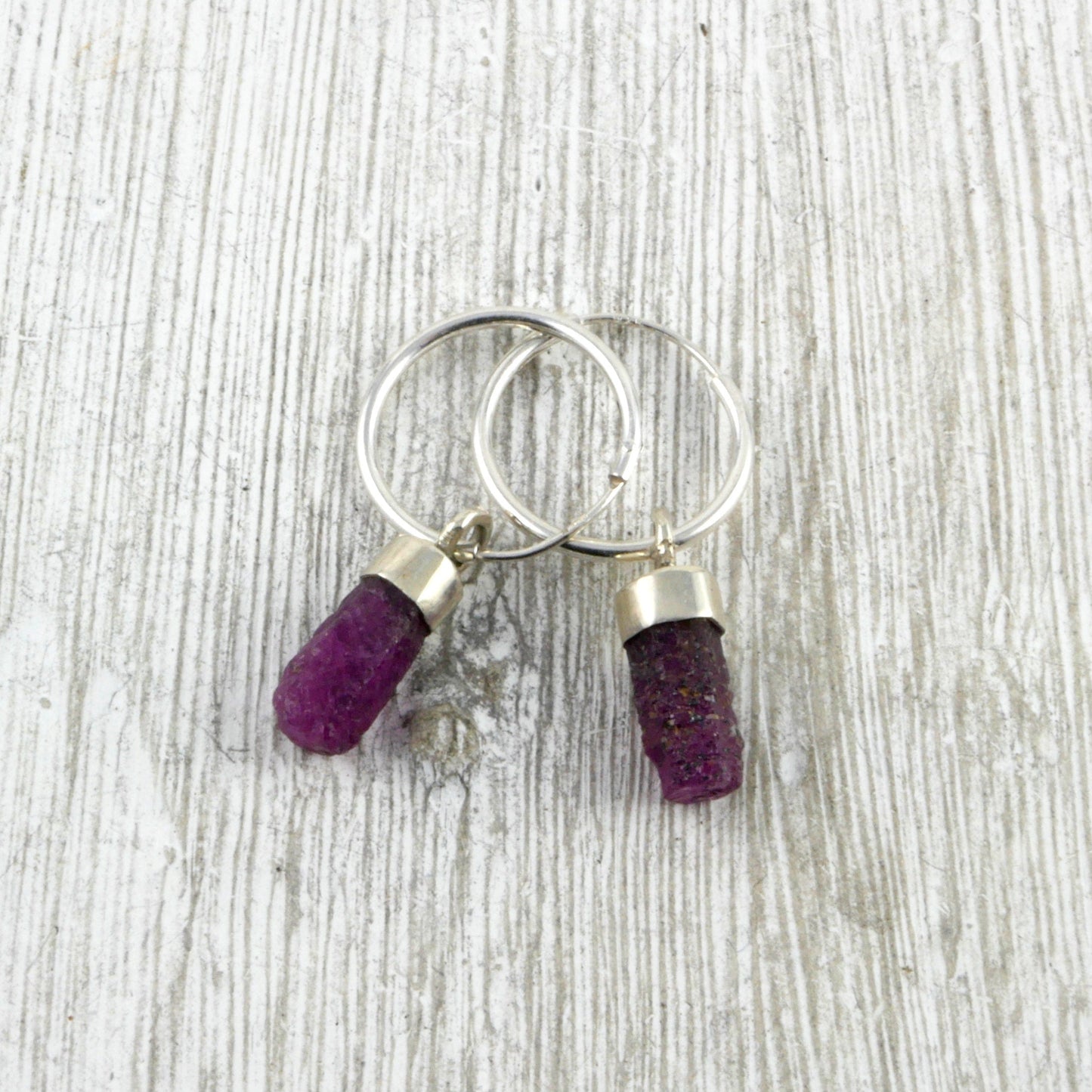 BOUCLES D'OREILLES SAÏAN - Argent 925 et Rubis bruts Thalisman