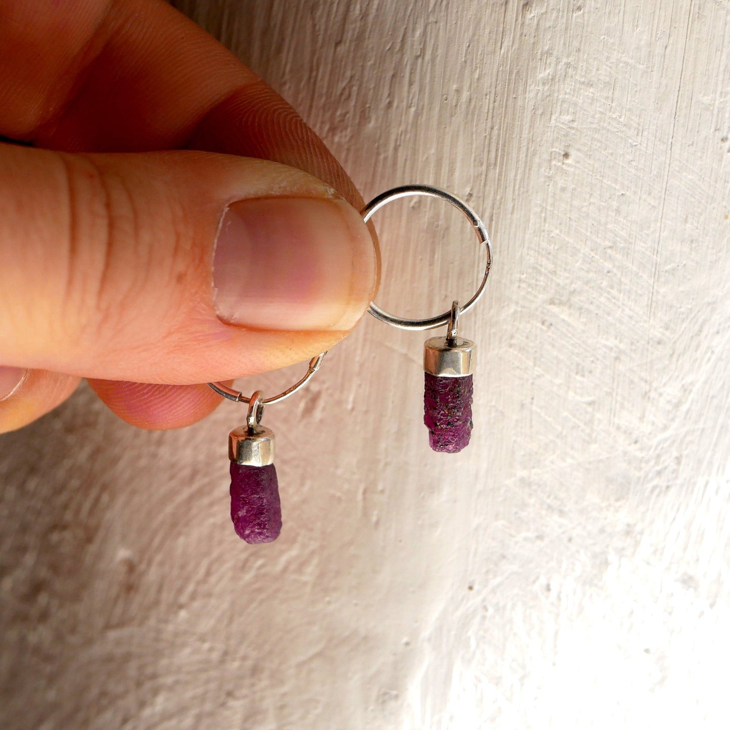 BOUCLES D'OREILLES SAÏAN - Argent 925 et Rubis bruts Thalisman