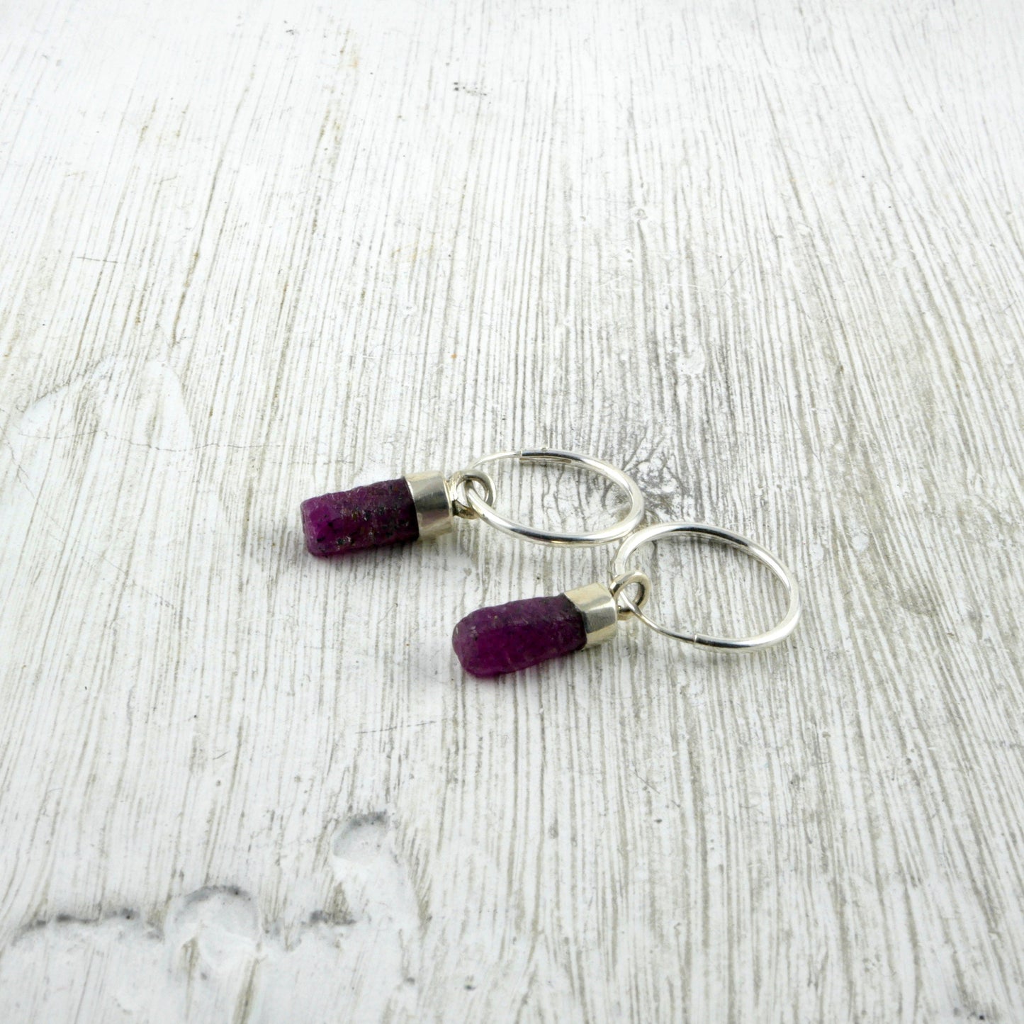 BOUCLES D'OREILLES SAÏAN - Argent 925 et Rubis bruts Thalisman