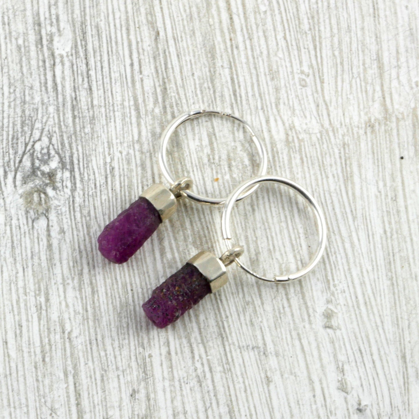 BOUCLES D'OREILLES SAÏAN - Argent 925 et Rubis bruts Thalisman