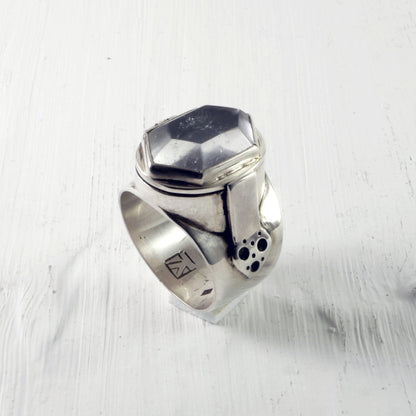 bague poison en argent et cristal